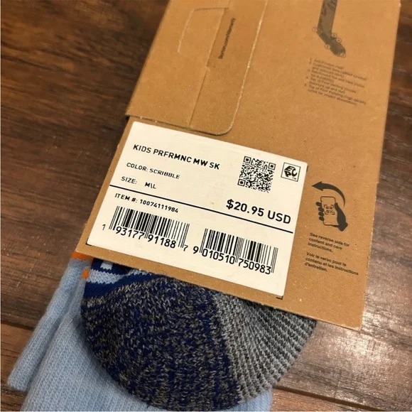 NWT BURTON Kids Merino Wool Performance Midweight Socks 3 pair M-L 2-4 Winter - Picture 3 of 4